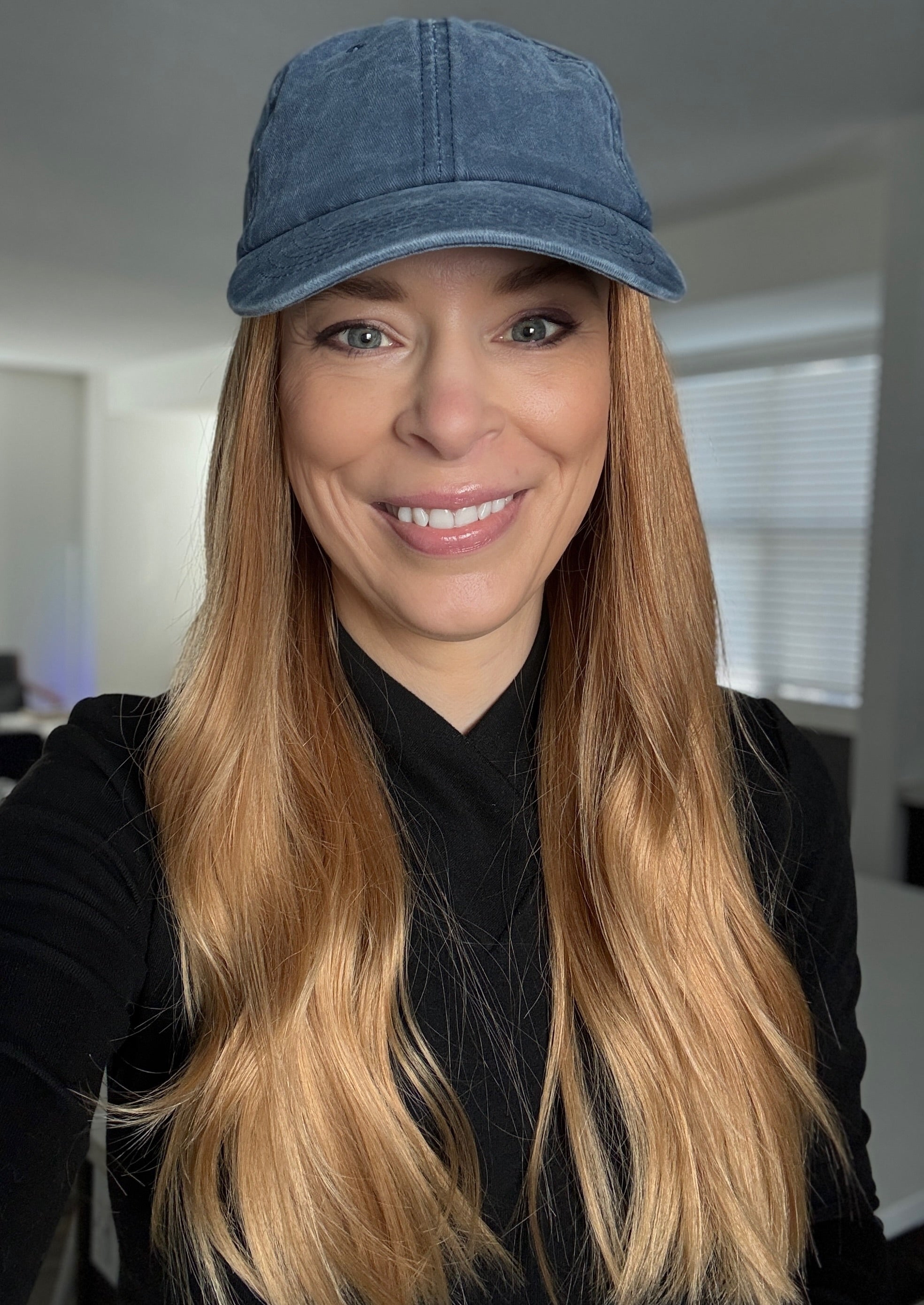 CELIA 22" HAT WIG (M)