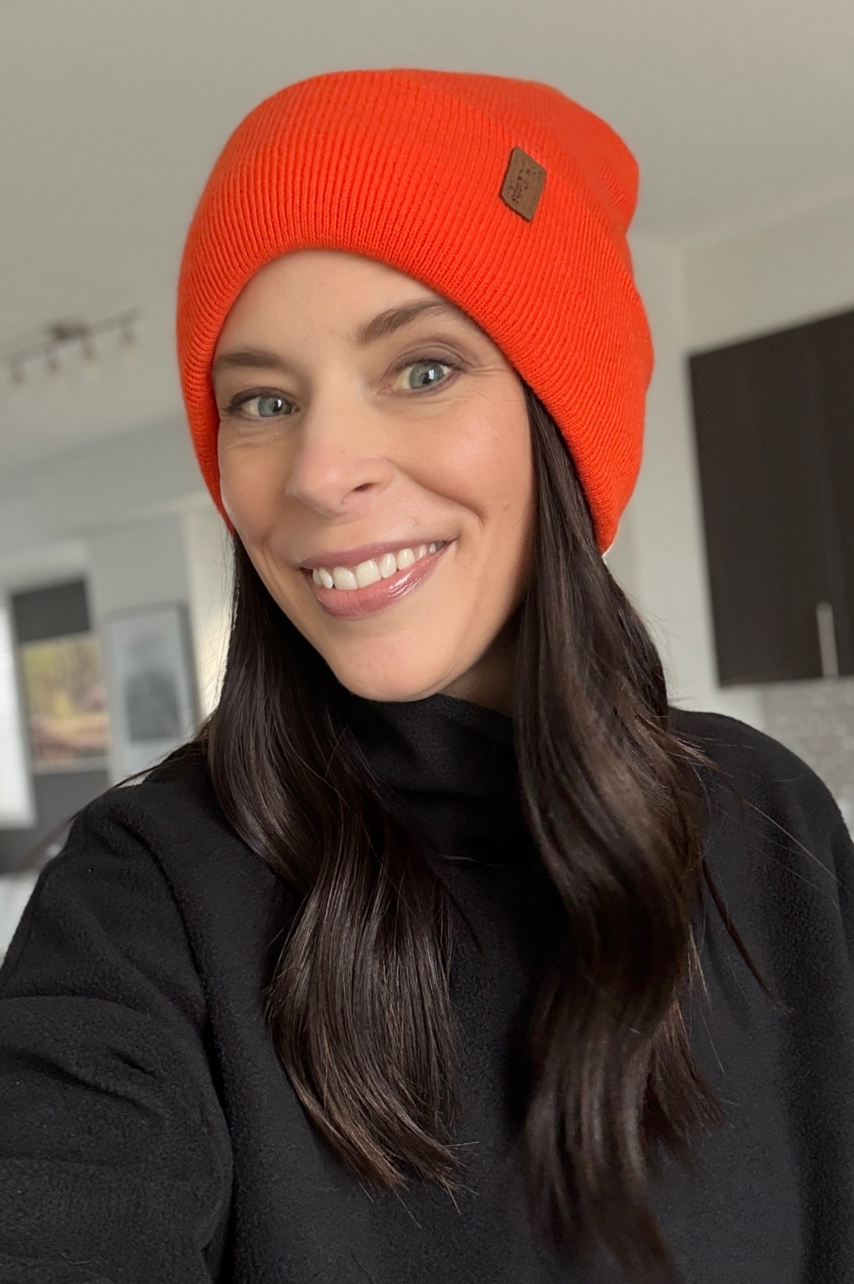 KARLA 18" HAT WIG (M)