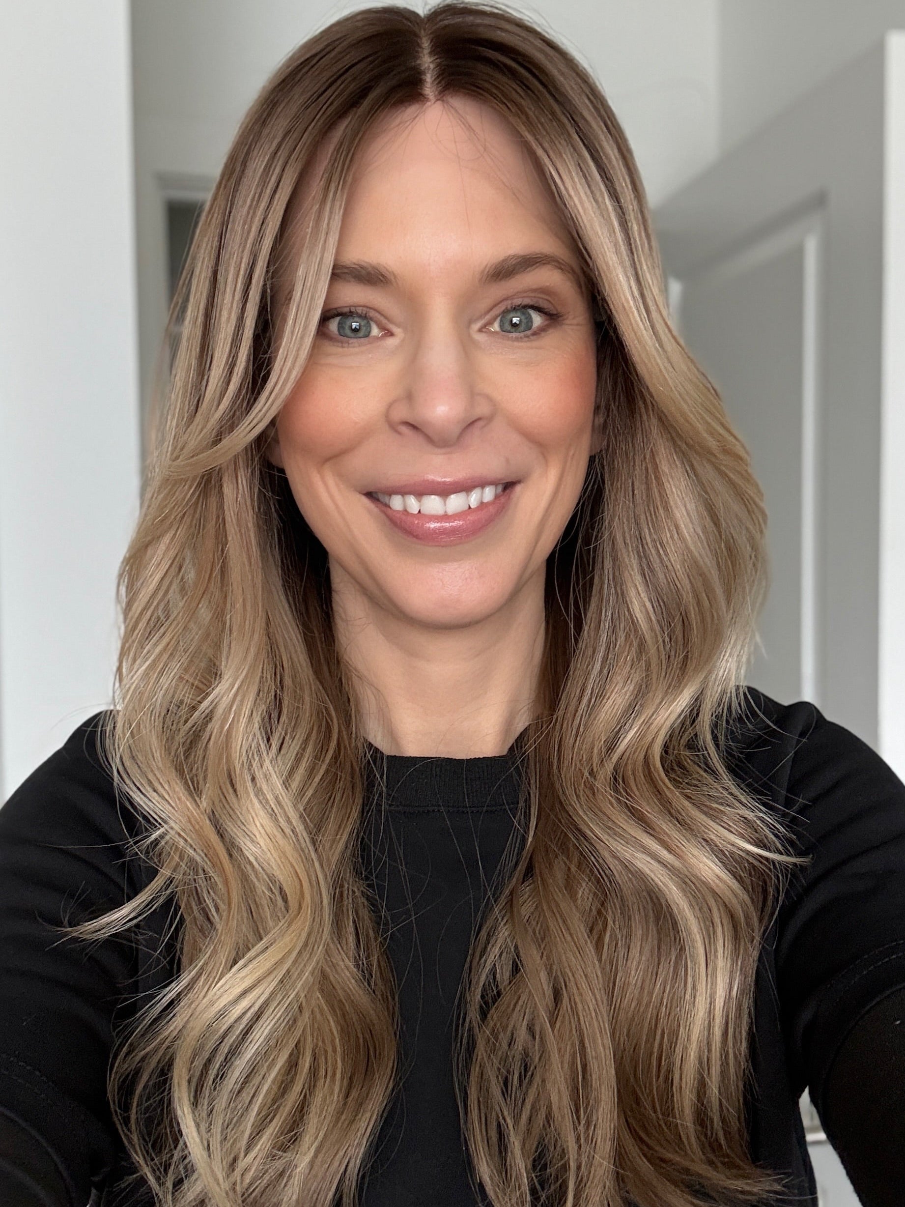 REBECCA 23” PONY WIG (S)