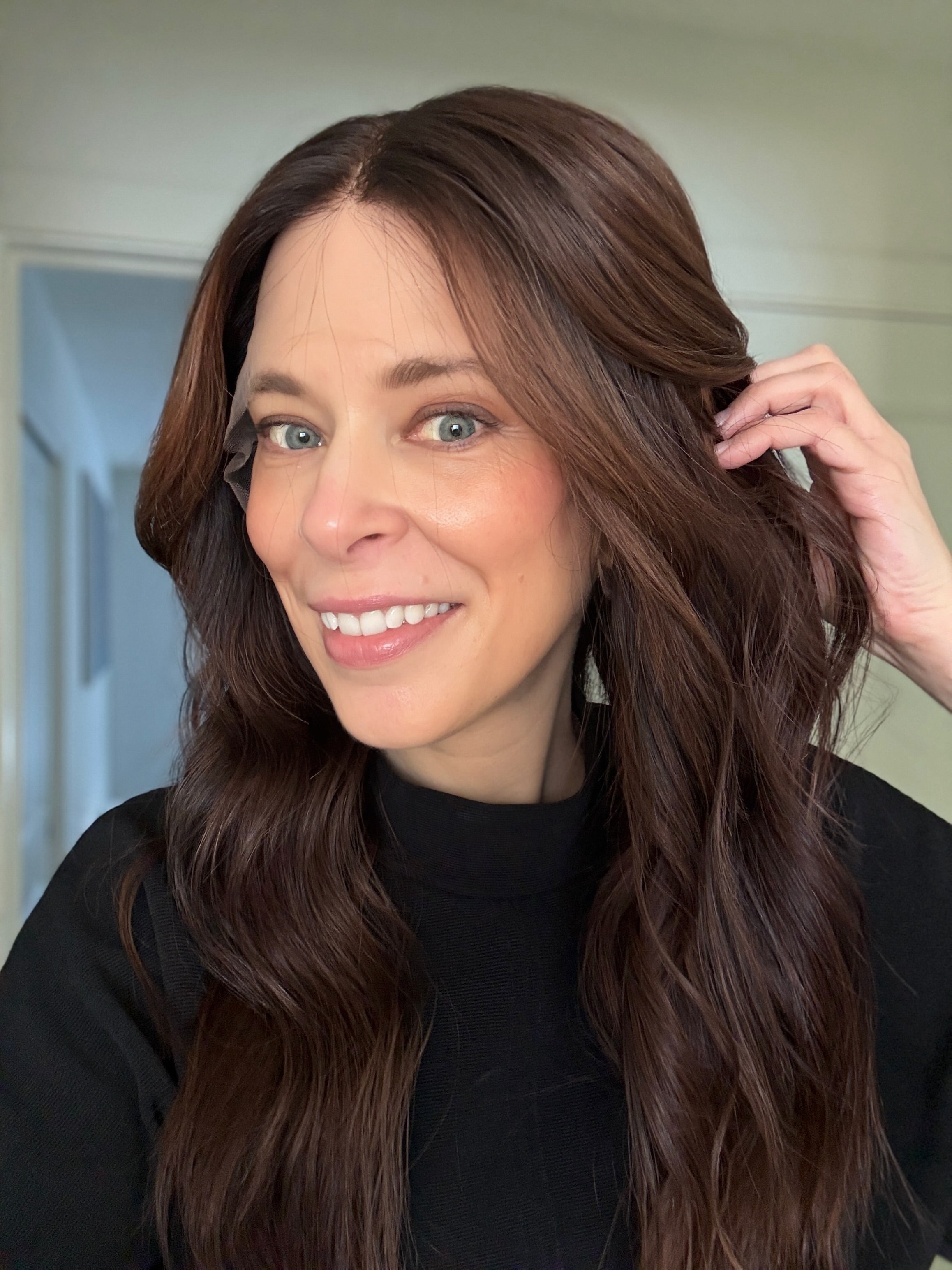 CHARLOTTE  22” PONY WIG (S)