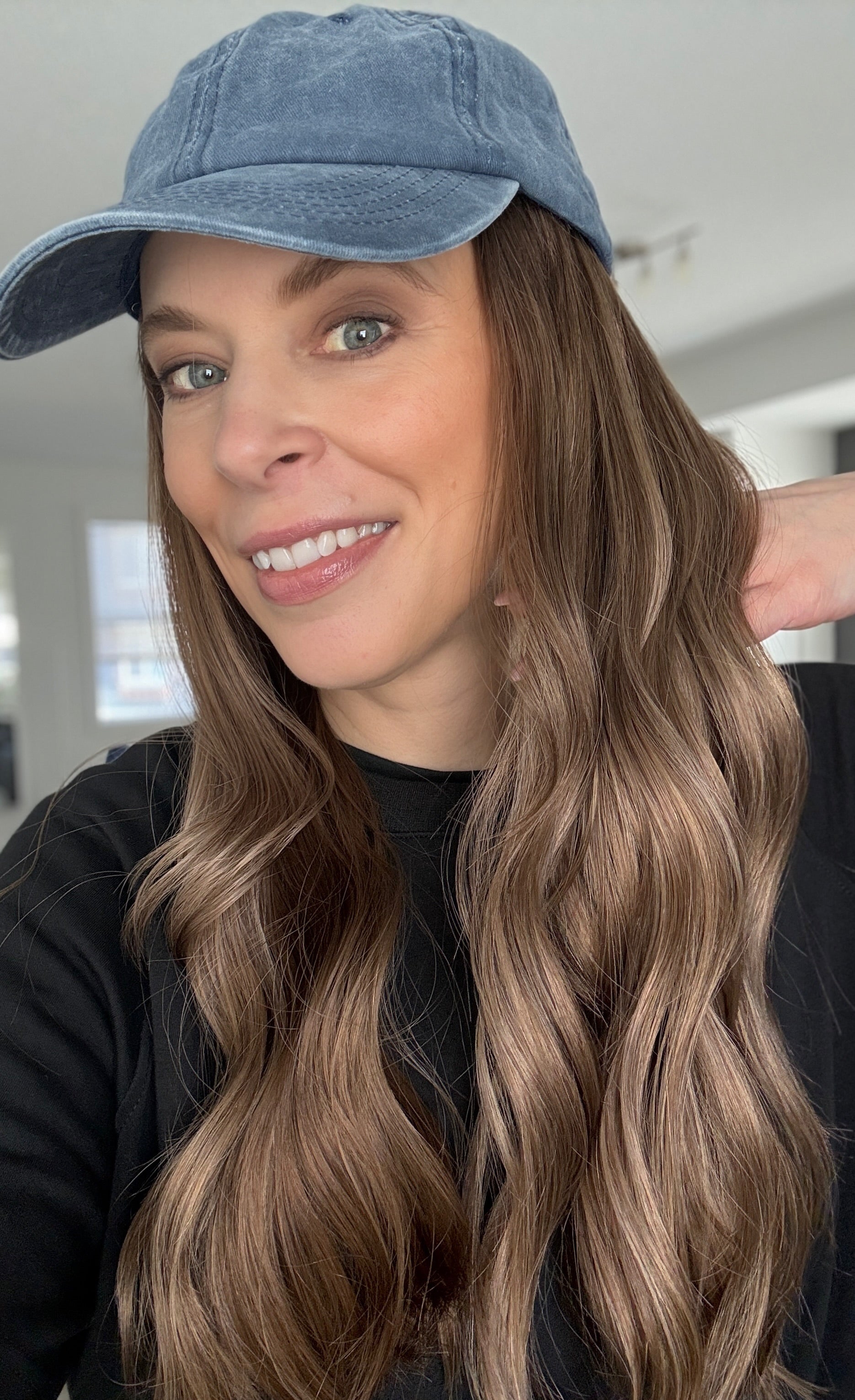 BELLA 22“ Hat Wig (S)
