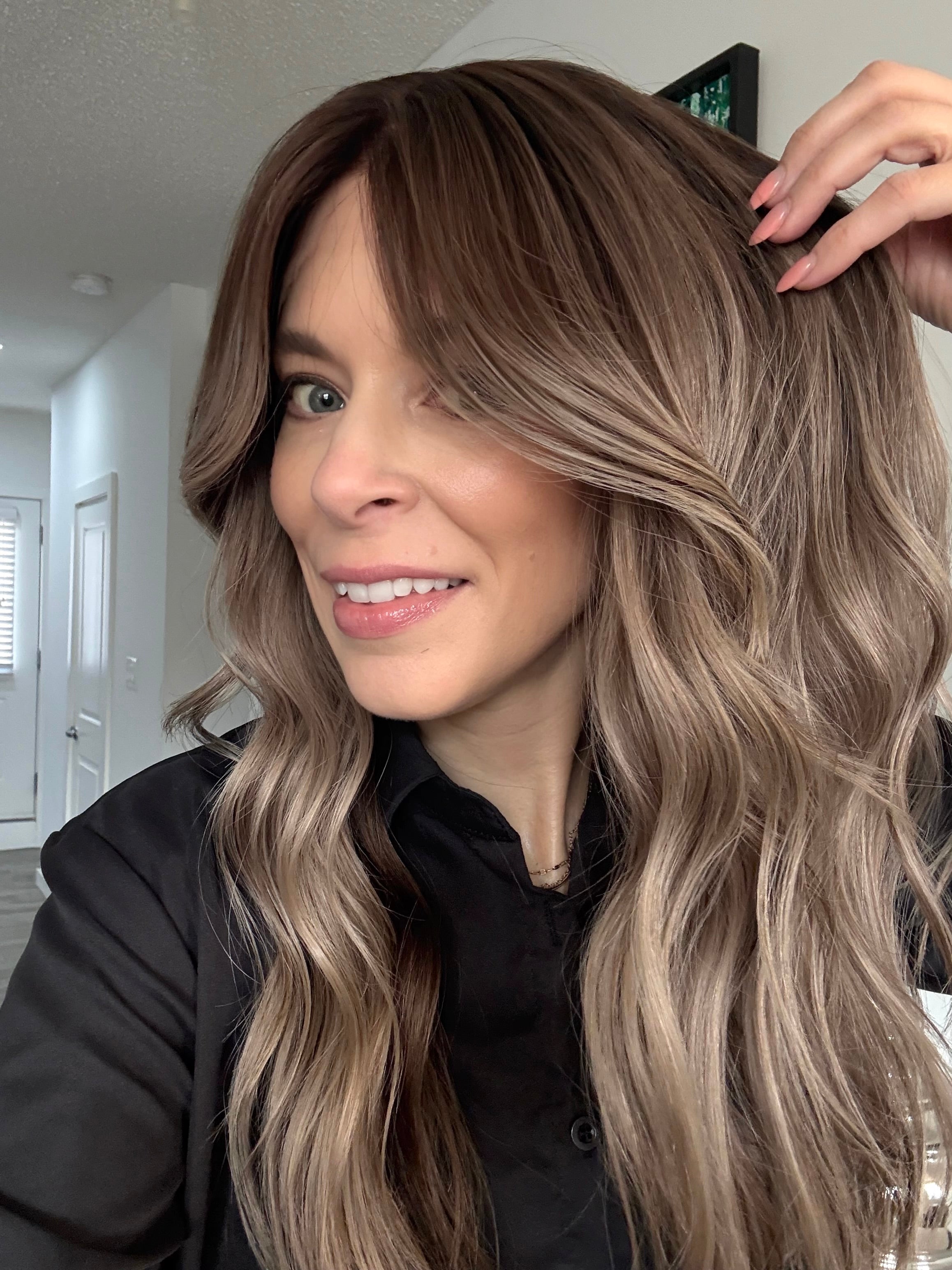 VICKIE 22” PONY WIG (S)