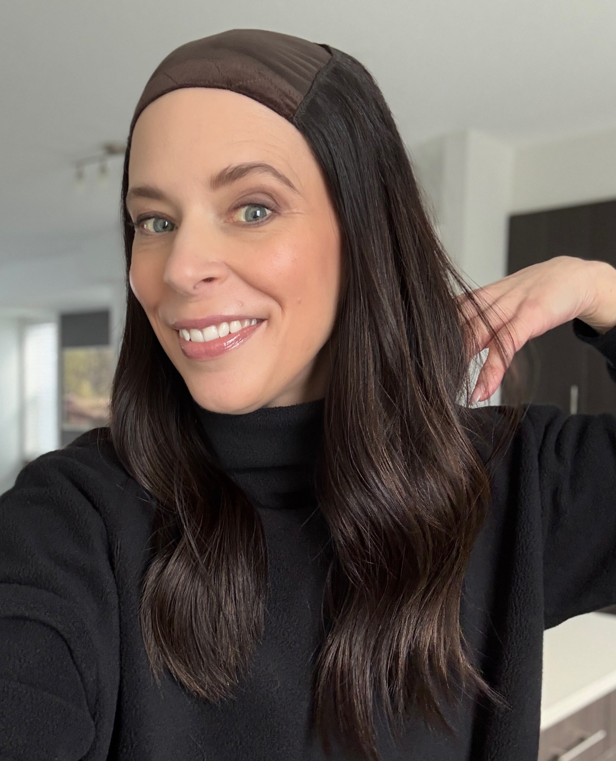 KARLA 18" HAT WIG (M)