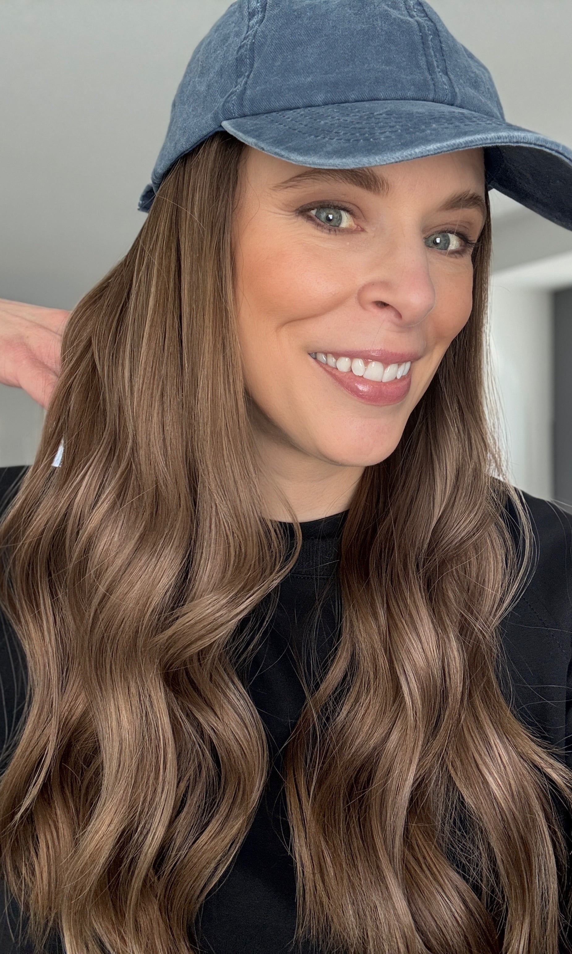 BELLA 22“ Hat Wig (S)