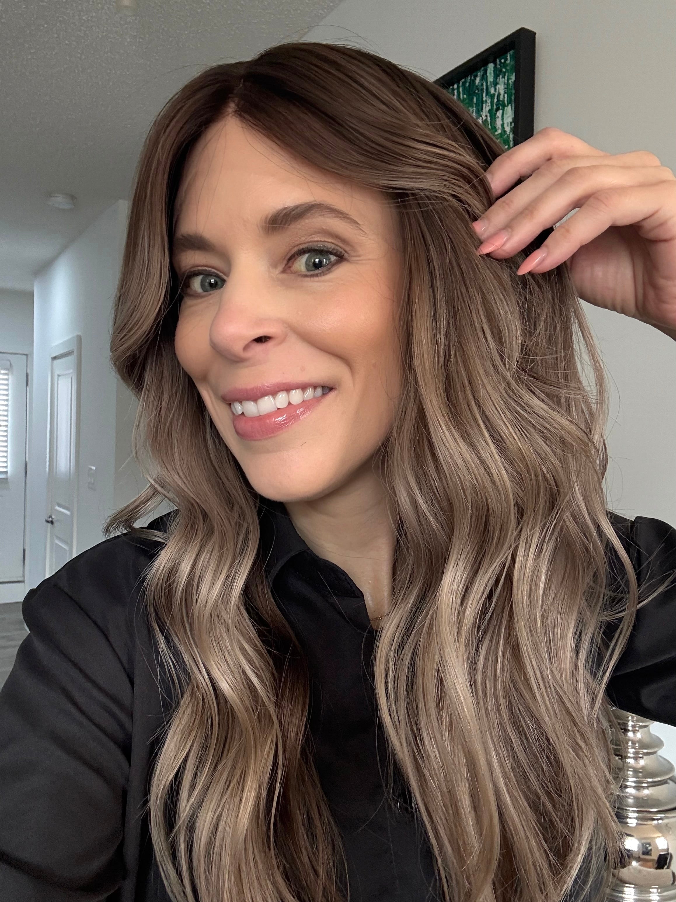 VICKIE 22” PONY WIG (S)